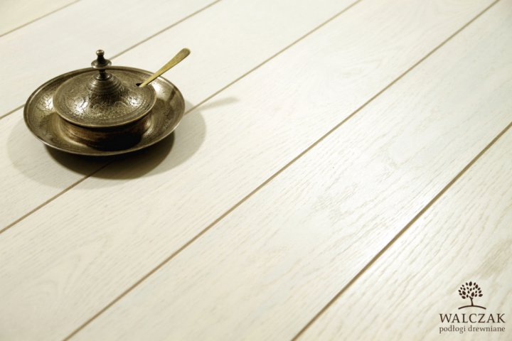 Oak board color extra white L37 (smooth)