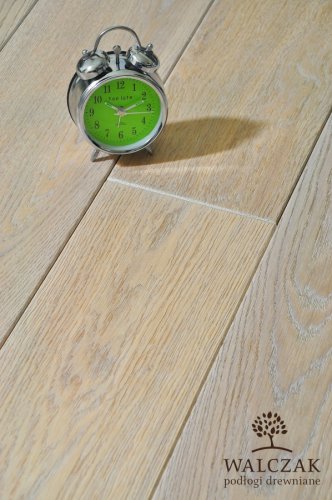 Oak board white color L08 (brushed)